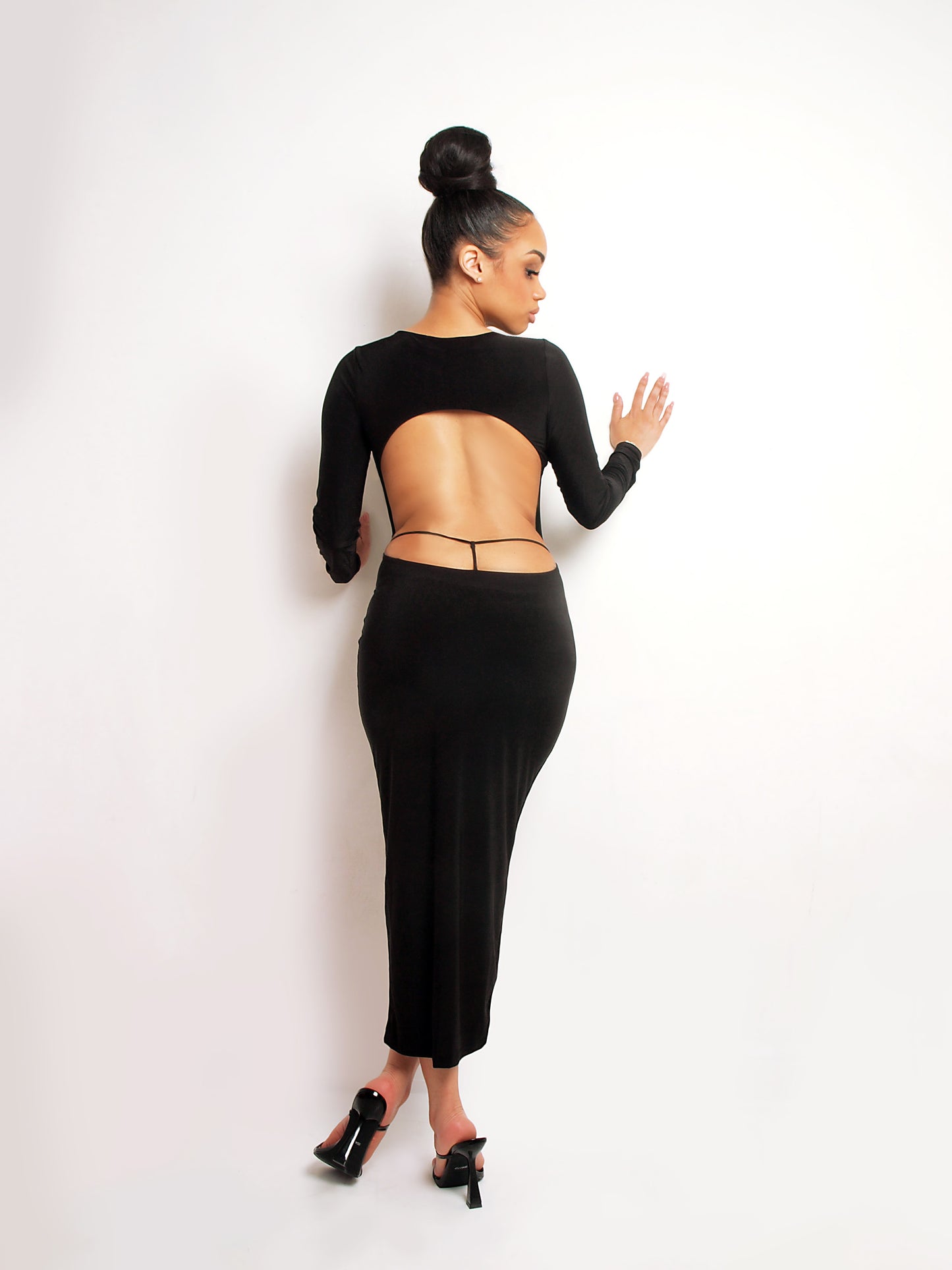 Backless dress